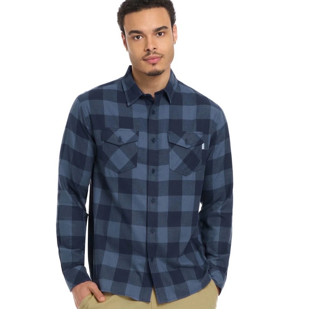 Hurley Flannel Plaid Button Down Shirt Outdoors